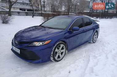 Седан Toyota Camry 2018 в Днепре
