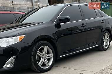 Седан Toyota Camry 2014 в Києві