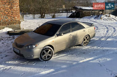 Седан Toyota Camry 2003 в Почаєві