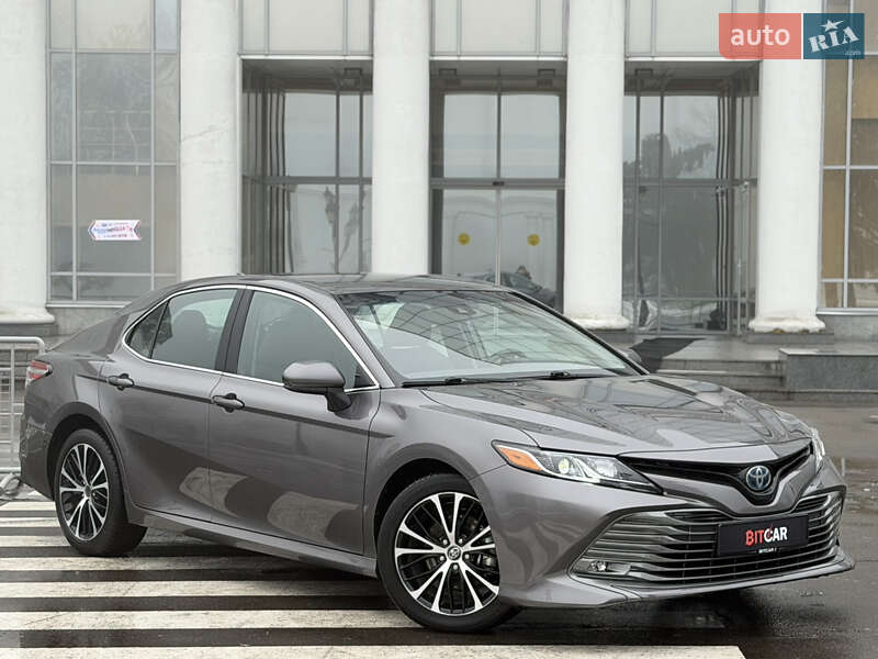 Toyota Camry 2020