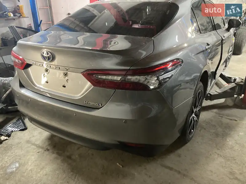 Toyota Camry 2021