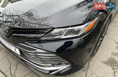 Седан Toyota Camry 2017 в Дніпрі