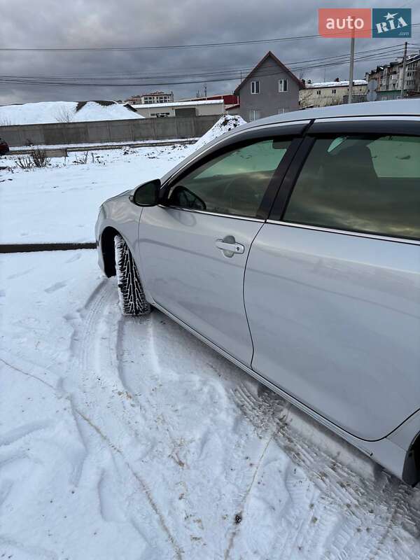 Седан Toyota Camry 2012 в Києві
