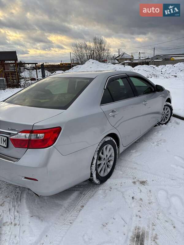 Седан Toyota Camry 2012 в Києві