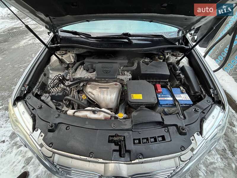 Седан Toyota Camry 2012 в Києві