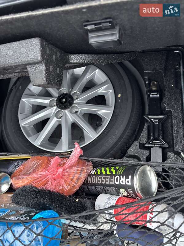 Седан Toyota Camry 2012 в Києві