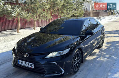 Седан Toyota Camry 2021 в Виннице