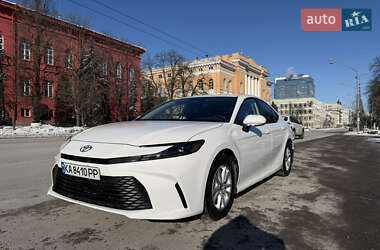 Седан Toyota Camry 2024 в Киеве