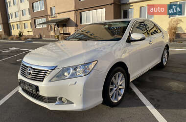 Седан Toyota Camry 2012 в Днепре