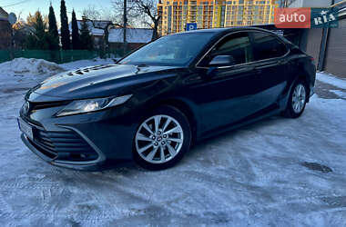 Седан Toyota Camry 2021 в Хмельницком