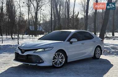 Седан Toyota Camry 2018 в Киеве