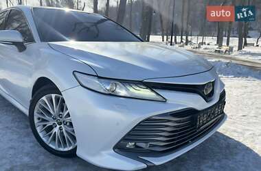 Седан Toyota Camry 2018 в Києві