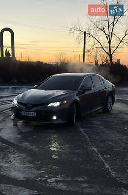 Седан Toyota Camry 2020 в Кривом Роге