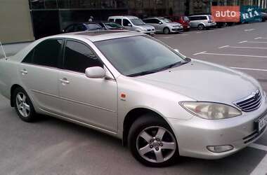 Седан Toyota Camry 2003 в Киеве