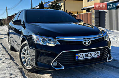 Седан Toyota Camry 2016 в Києві