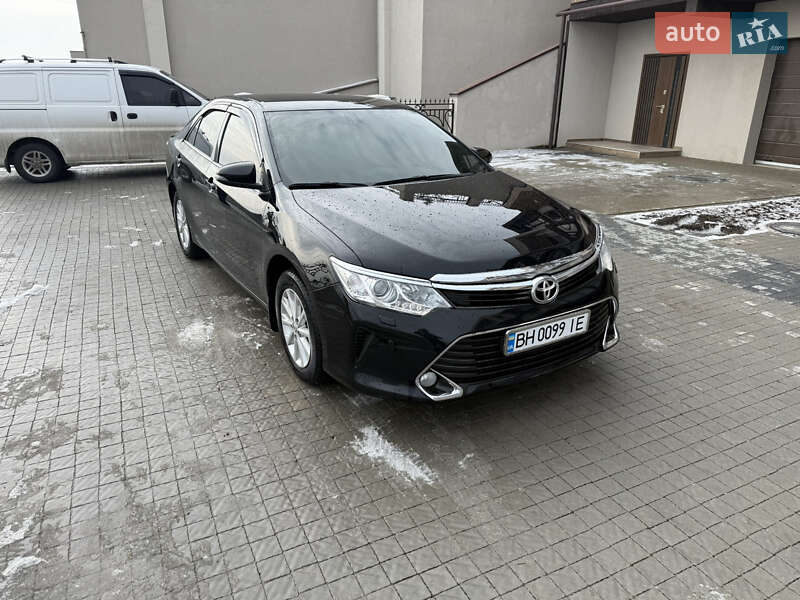 Седан Toyota Camry 2017 в Подольске