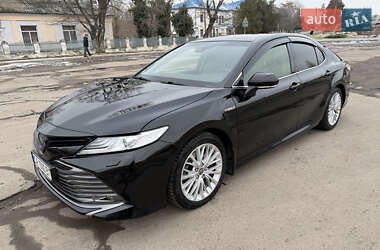 Седан Toyota Camry 2020 в Николаеве
