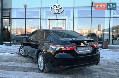 Седан Toyota Camry 2021 в Киеве