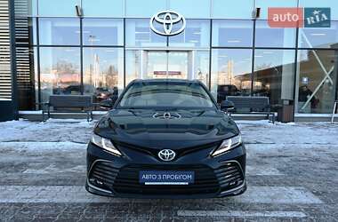 Седан Toyota Camry 2021 в Киеве