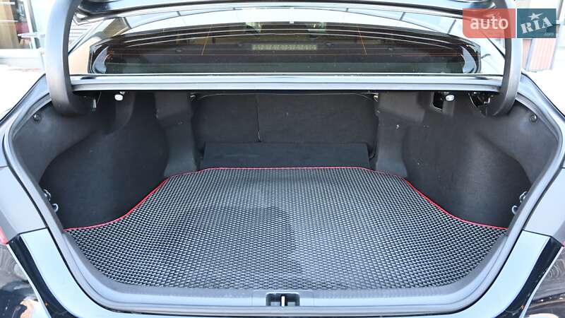 Седан Toyota Camry 2021 в Киеве