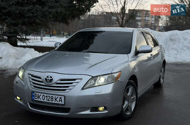 Седан Toyota Camry 2007 в Рівному