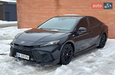 Седан Toyota Camry 2024 в Киеве