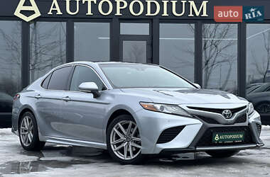 Седан Toyota Camry 2018 в Києві