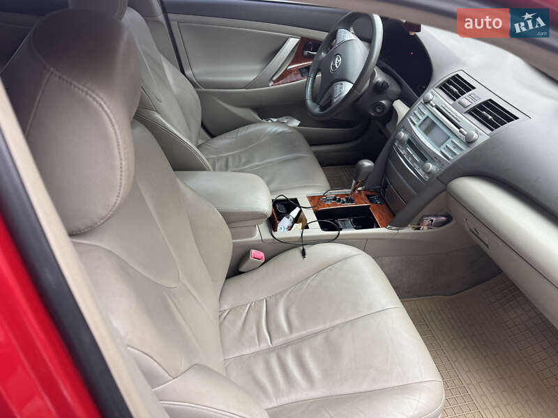 Седан Toyota Camry 2008 в Виннице