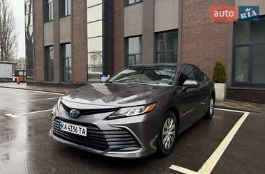 Седан Toyota Camry 2022 в Киеве