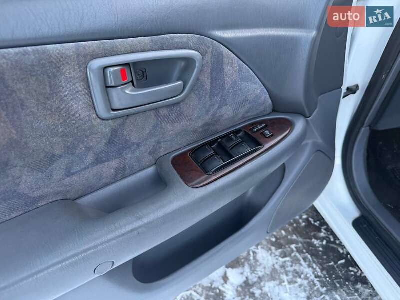 Седан Toyota Camry 1997 в Хмельницком
