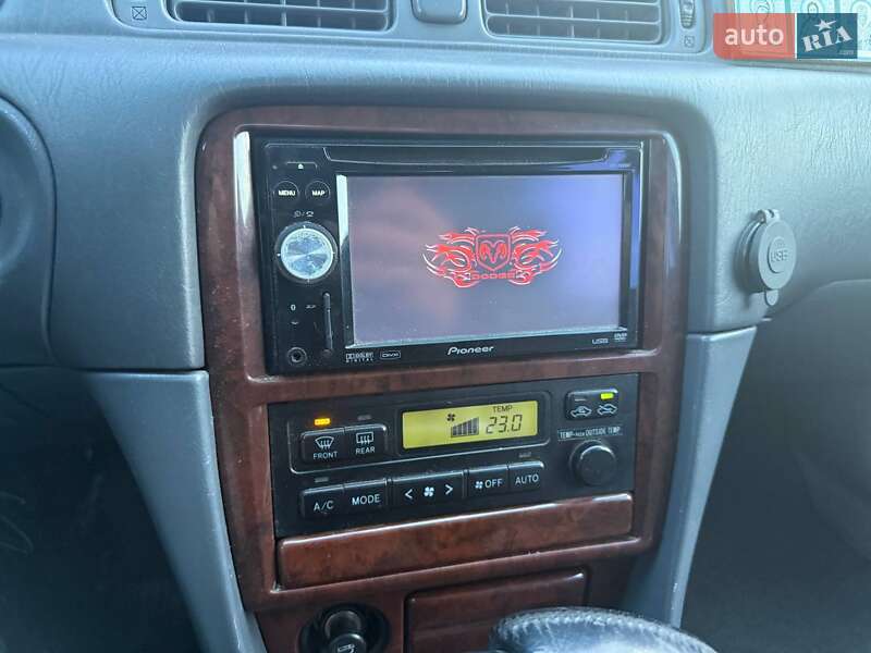 Седан Toyota Camry 1997 в Хмельницком