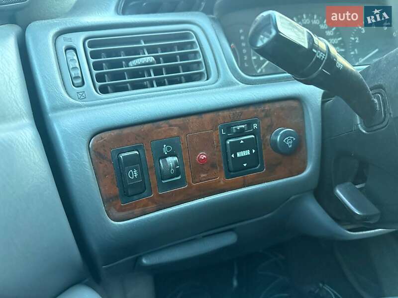 Седан Toyota Camry 1997 в Хмельницком