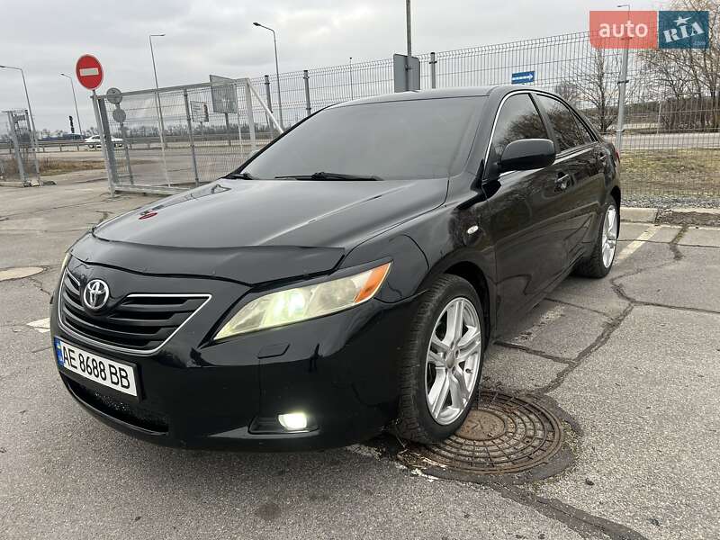 Седан Toyota Camry 2008 в Днепре