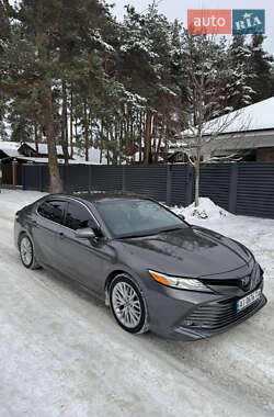 Седан Toyota Camry 2017 в Києві