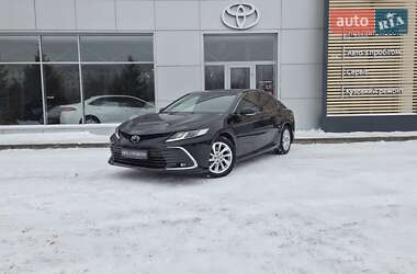 Седан Toyota Camry 2021 в Кропивницком
