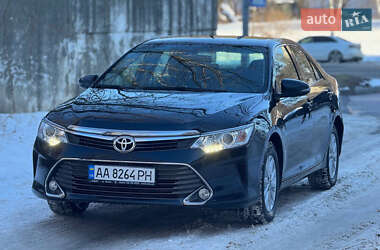 Седан Toyota Camry 2016 в Києві