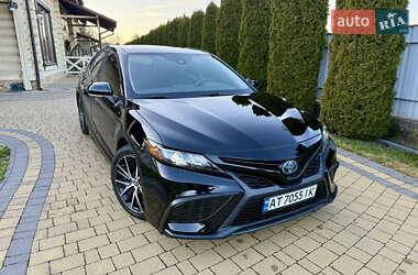 Седан Toyota Camry 2022 в Ивано-Франковске
