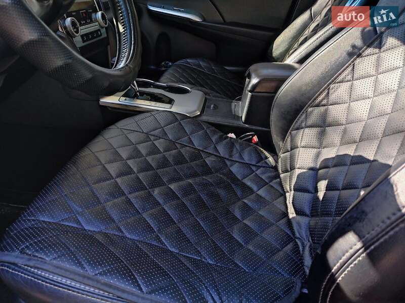 Седан Toyota Camry 2013 в Коростышеве