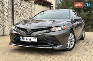 Седан Toyota Camry 2017 в Одессе