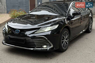 Седан Toyota Camry 2023 в Киеве