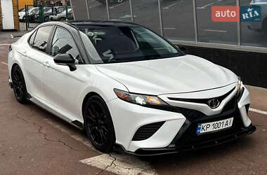 Седан Toyota Camry 2021 в Киеве