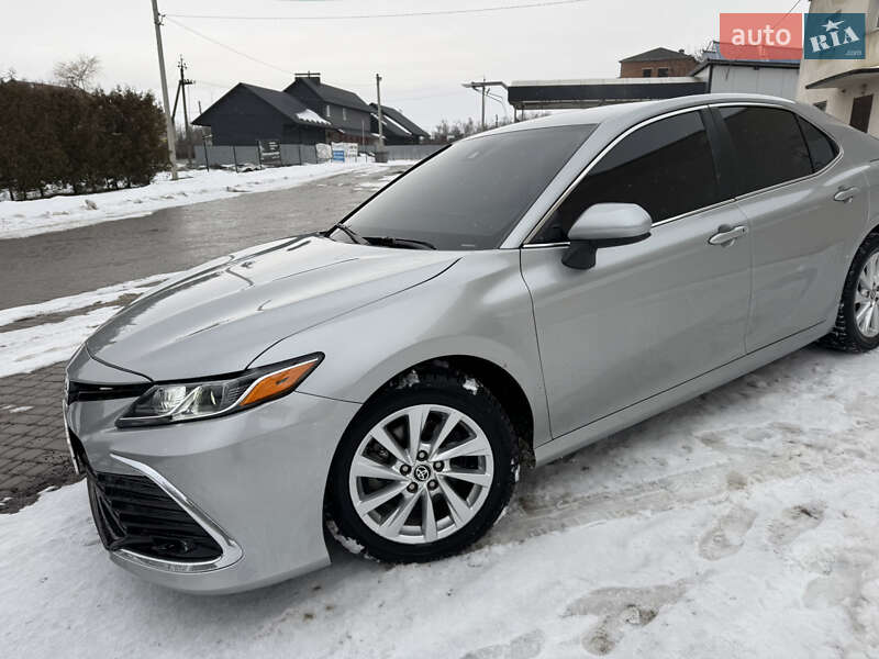 Седан Toyota Camry 2023 в Борщеве