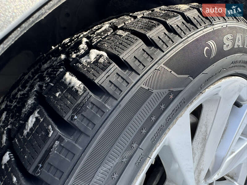 Седан Toyota Camry 2023 в Борщеве