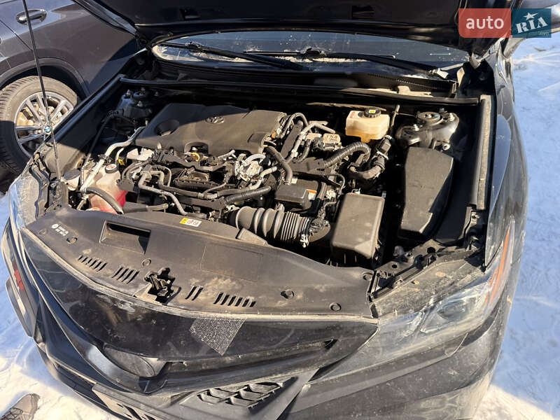 Седан Toyota Camry 2022 в Киеве