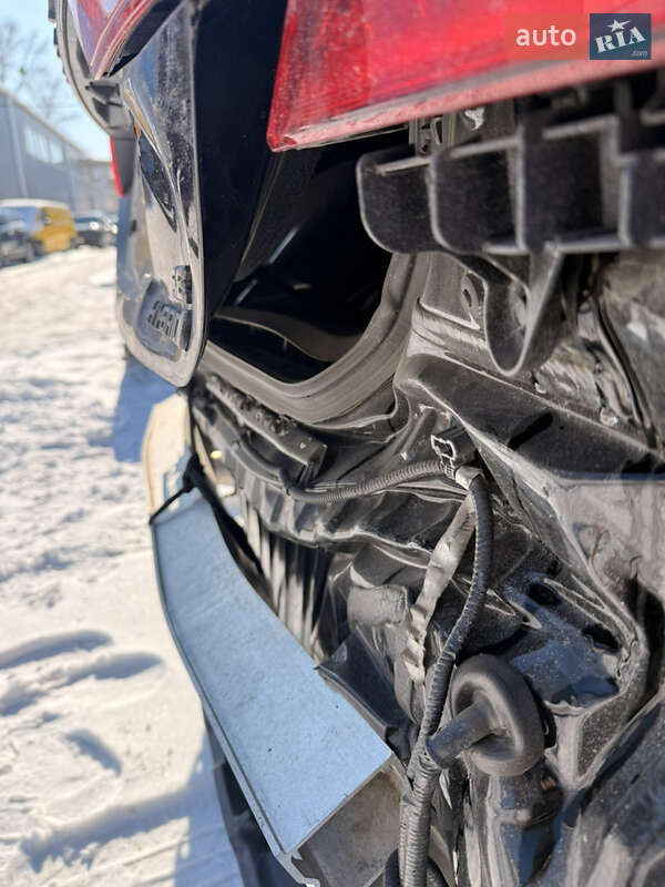 Седан Toyota Camry 2022 в Киеве