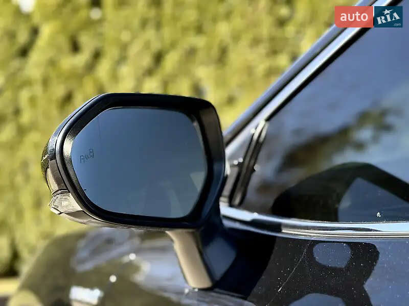 Седан Toyota Camry 2019 в Львове