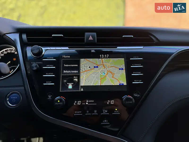 Седан Toyota Camry 2019 в Львове