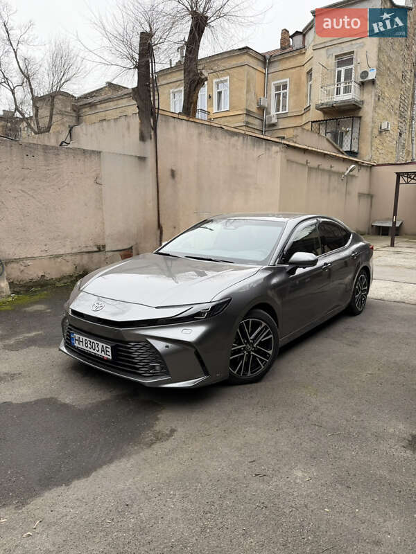 Седан Toyota Camry 2025 в Одессе