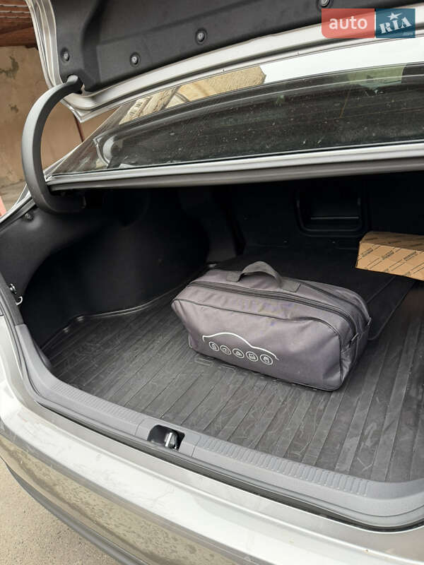 Седан Toyota Camry 2025 в Одессе