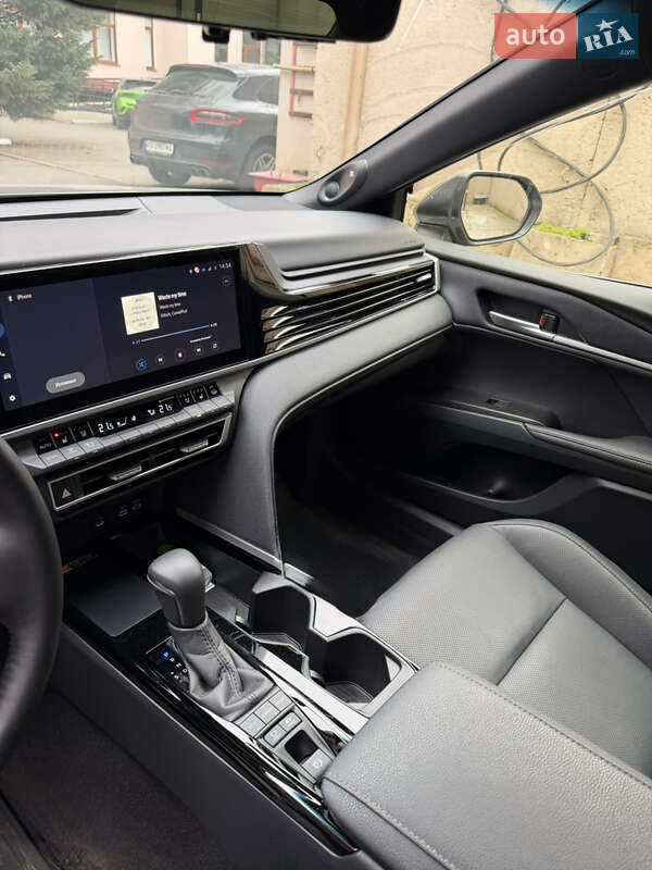 Седан Toyota Camry 2025 в Одессе